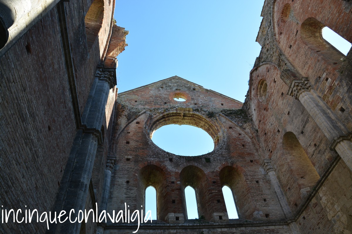Abbazia senza il tetto in Toscana Abbazia di San Galgano