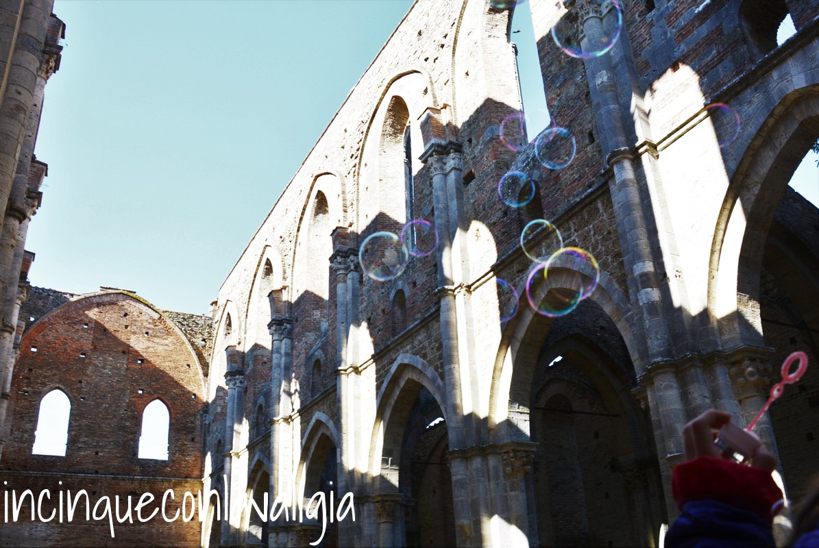 Bolle di sapone San Galgano San Galgano Bolle di sapone