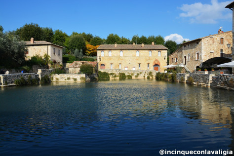 Vasca nella piazza di Bagno Vignoni Bagno Vignoni vasca