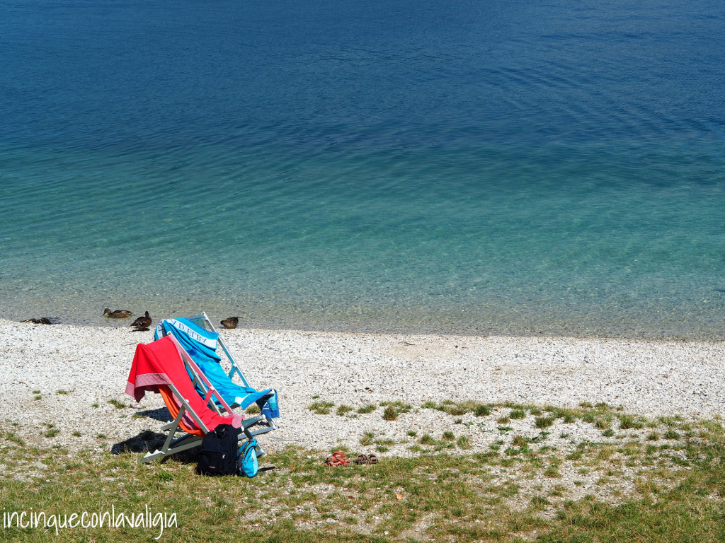 Sdraio vicine alla riva come al mare Spiaggia Baia delle Sirene