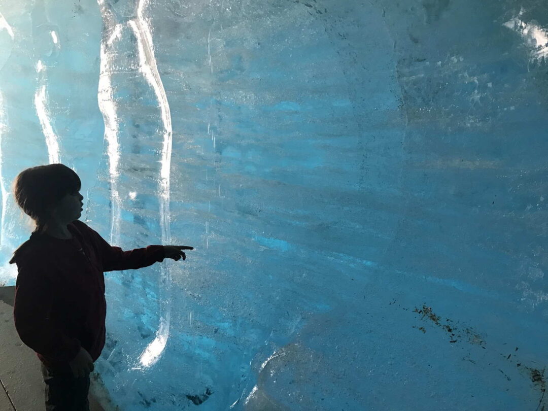 Grotta di ghiaccio in Svizzera