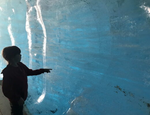 Grotta di ghiaccio in Svizzera