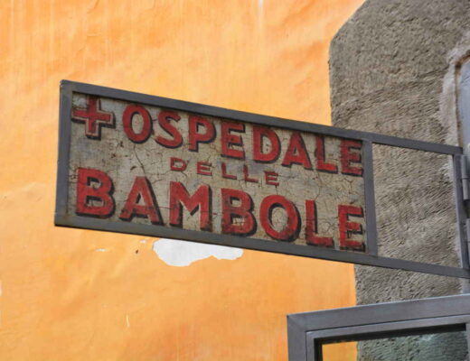 Ospedale delle bambole di Napoli