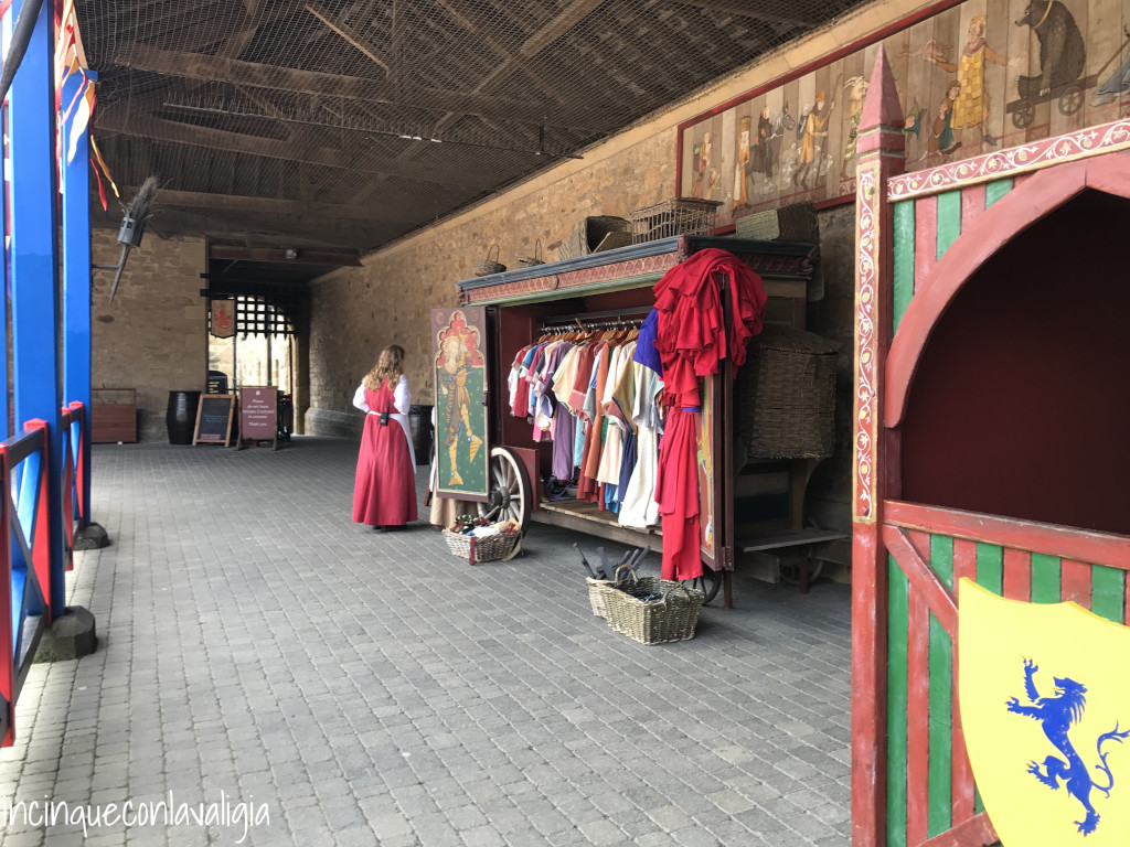 Travestimenti per i bambini ad Alnwick Castle Cortile medievale Alnwick