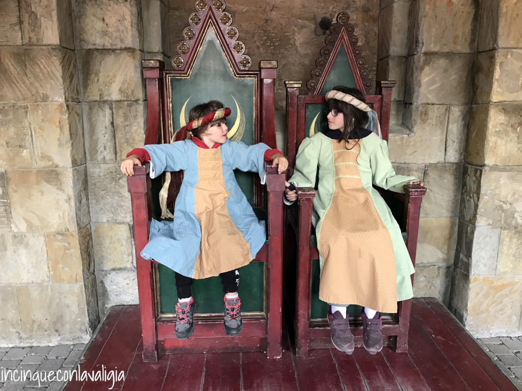 Travestimenti Alnwick Castle Baule del travestimenti medievali