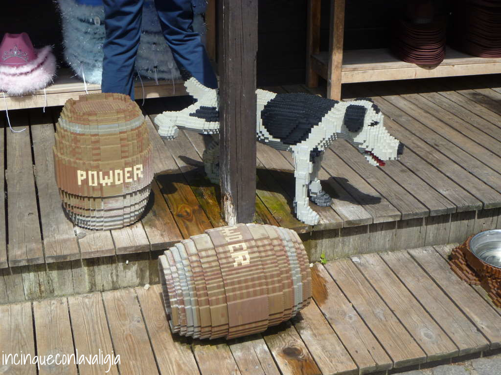 Cane che fa la pipì Legoland