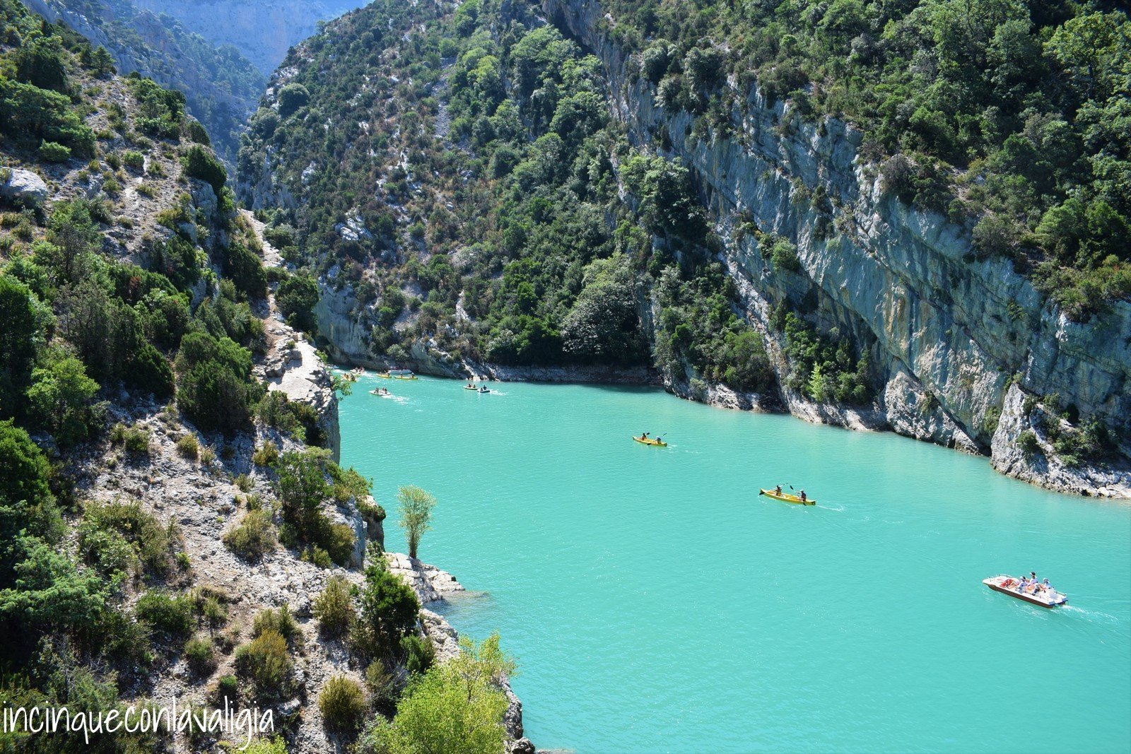 Le acque color smeraldo del Verdon Gole del Verdon in Provenza itinerario
