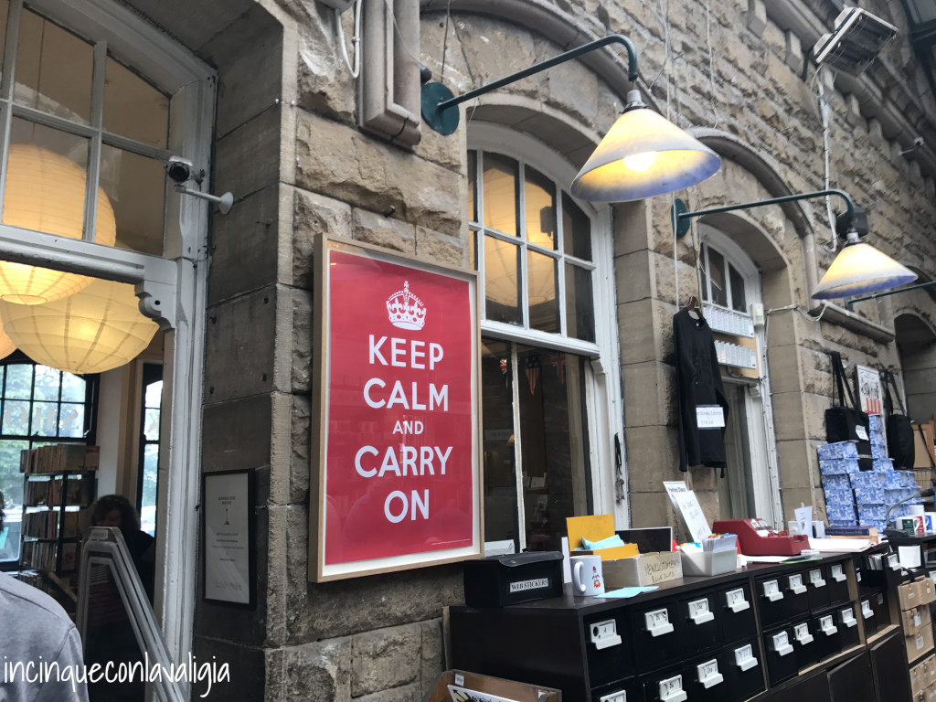 Libreria Alnwick Keep Calm and Carry On Libreria Alnwick Keep Calm and Carry on