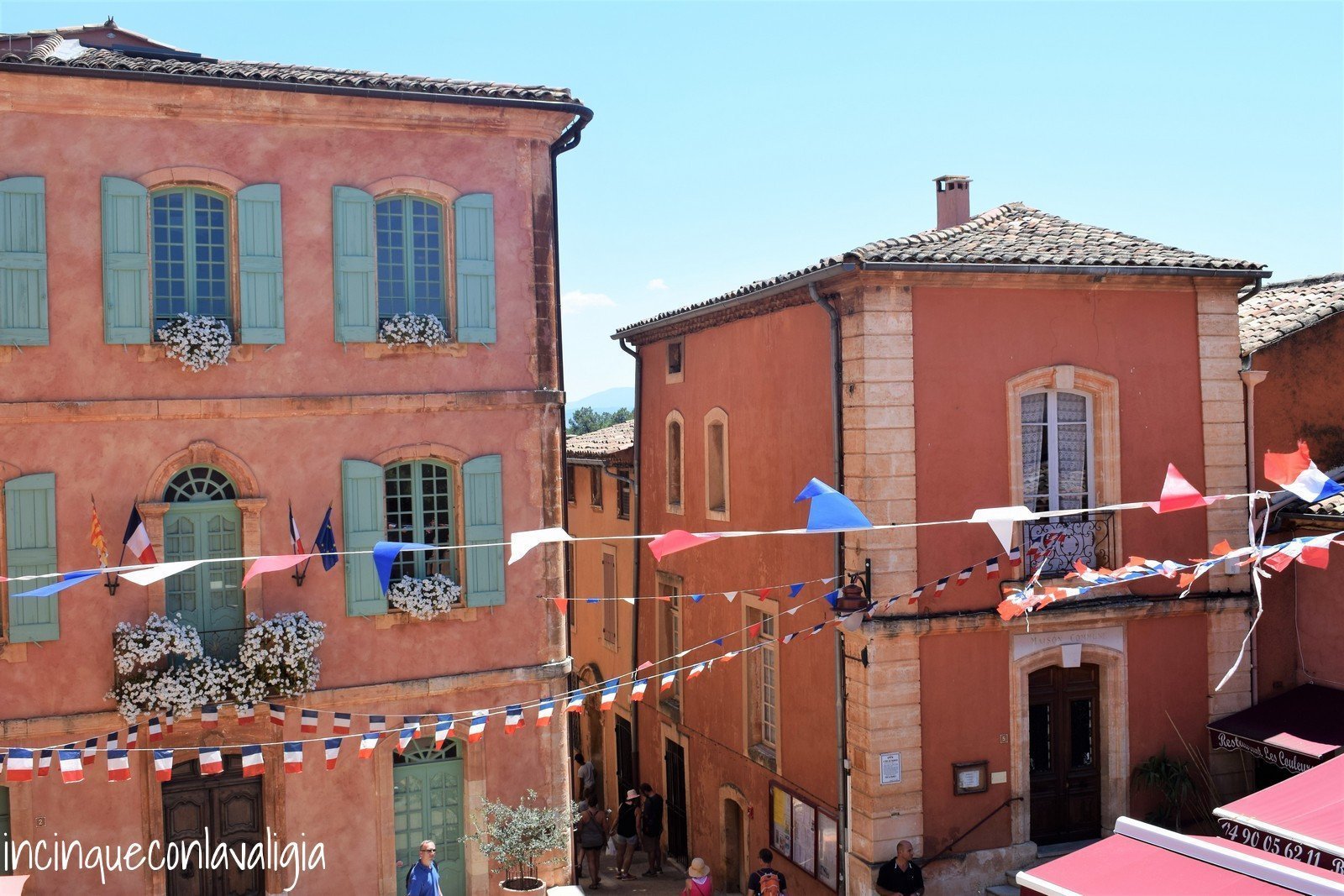 Il villaggio di Roussillon Roussillon_provenza con bambini