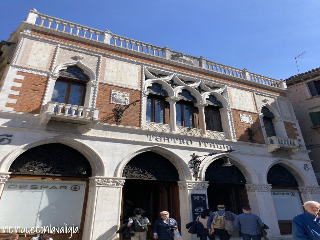 Teatro Italia supermercato venezia Teatro Italia supermercato Venezia