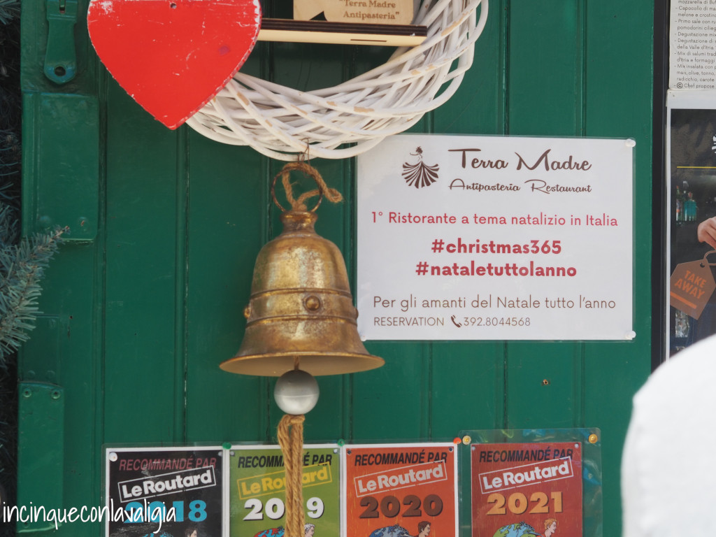 Ristorante a tema natalizio Cisternino