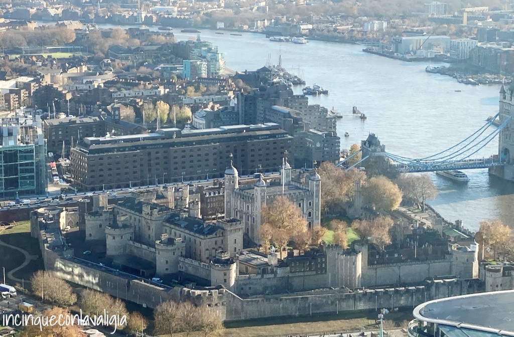 La Torre di Londra vista da Sky Garden La Torre di Londra vista da Sky Garden