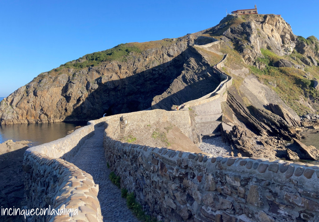 Scalinata per raggiungere Gaztelugatxe