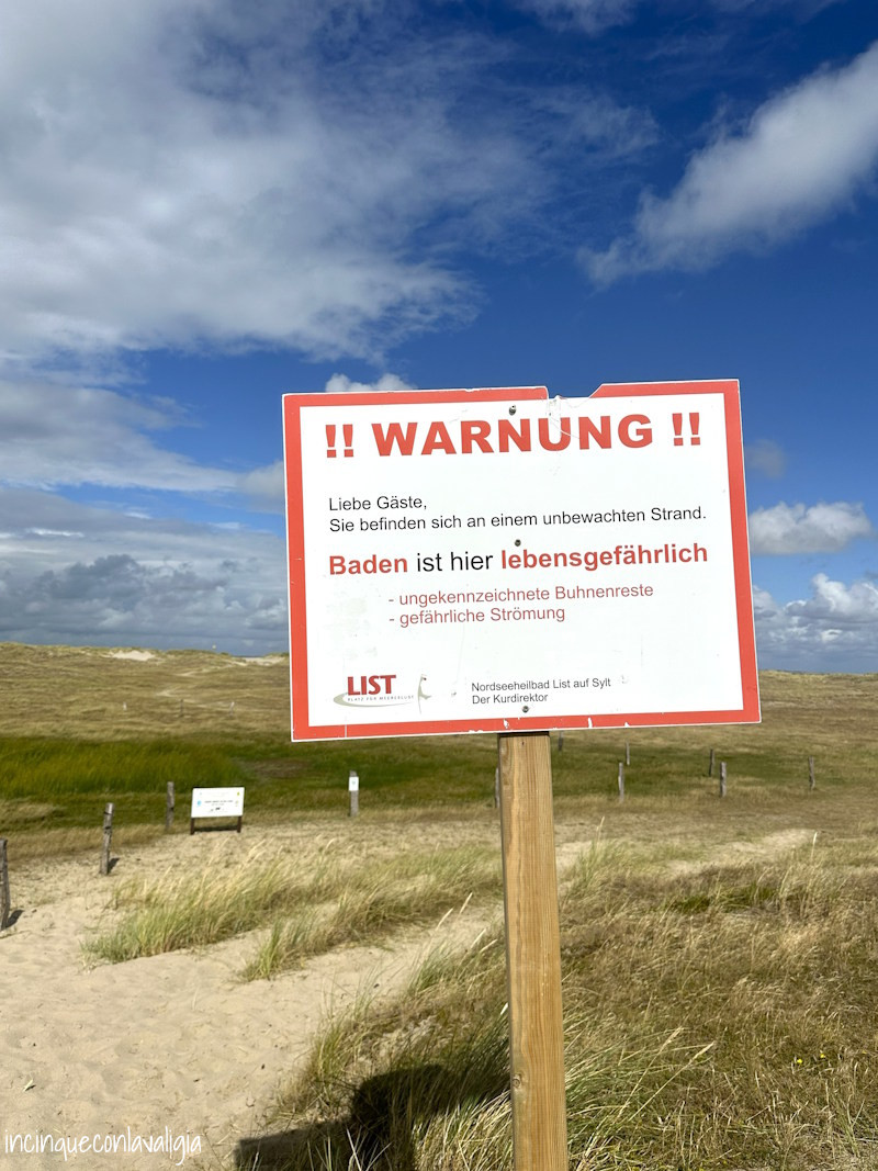 Cartello pericolo a Sylt, divieto di balneazione Cartello di divieto balneazione a List